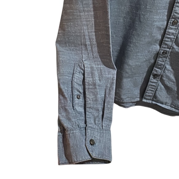 2 Men's CLASSIC OXFORD SHIRTS Hurley & GAP, Denim Blue and Coral. Both size L - Picture 7 of 15